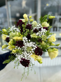 Statement Arrangements and More 2025 Wedding Trends