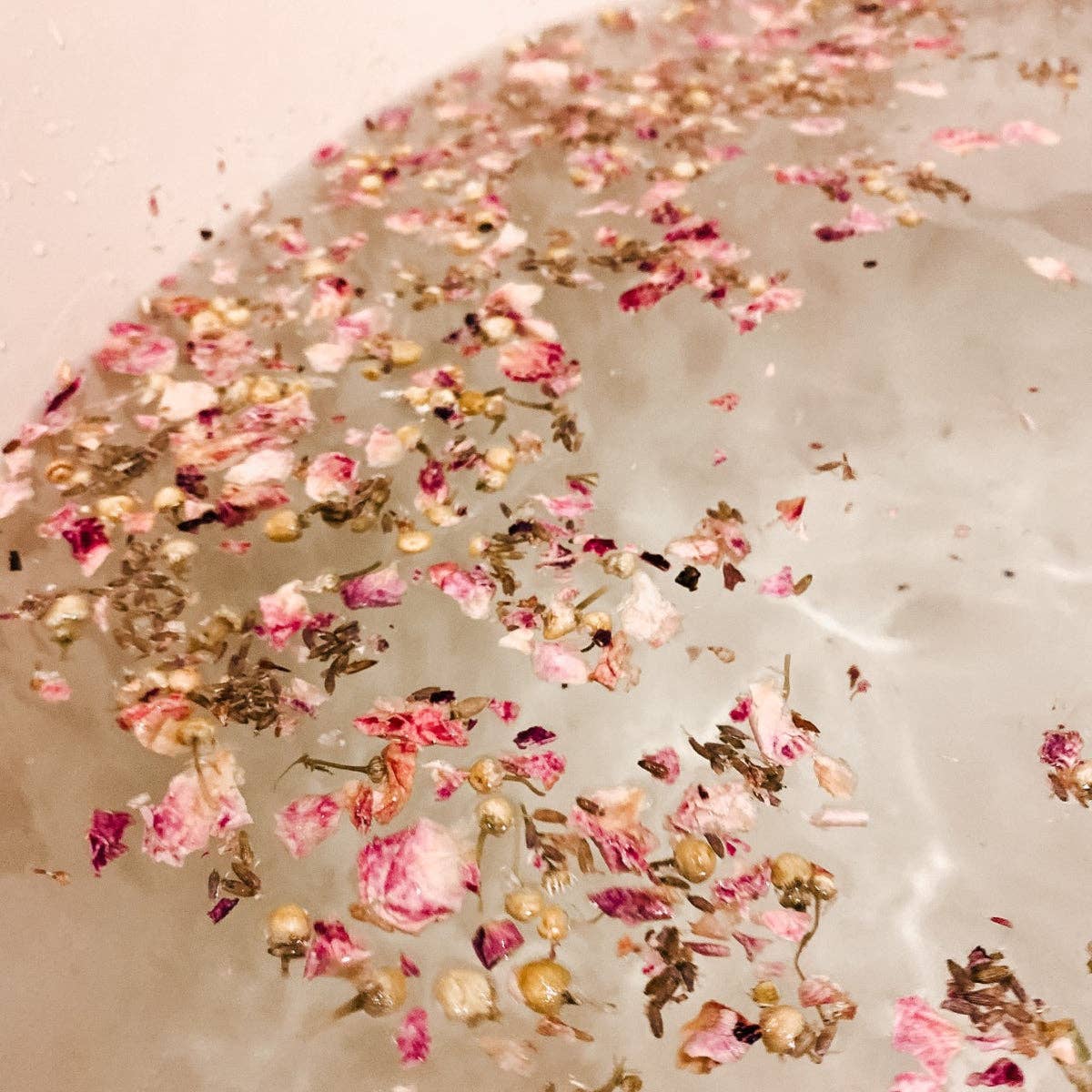 BOTANICAL BATH BOMB BAUBLE