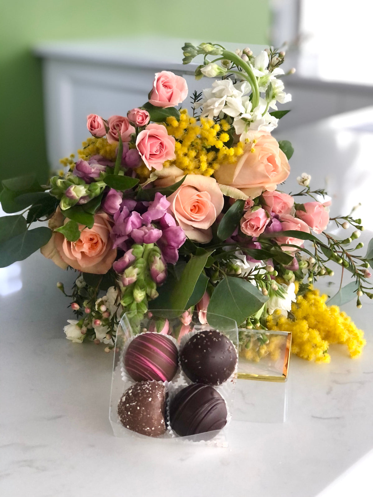 Bouquet & Chocolates Gift Set